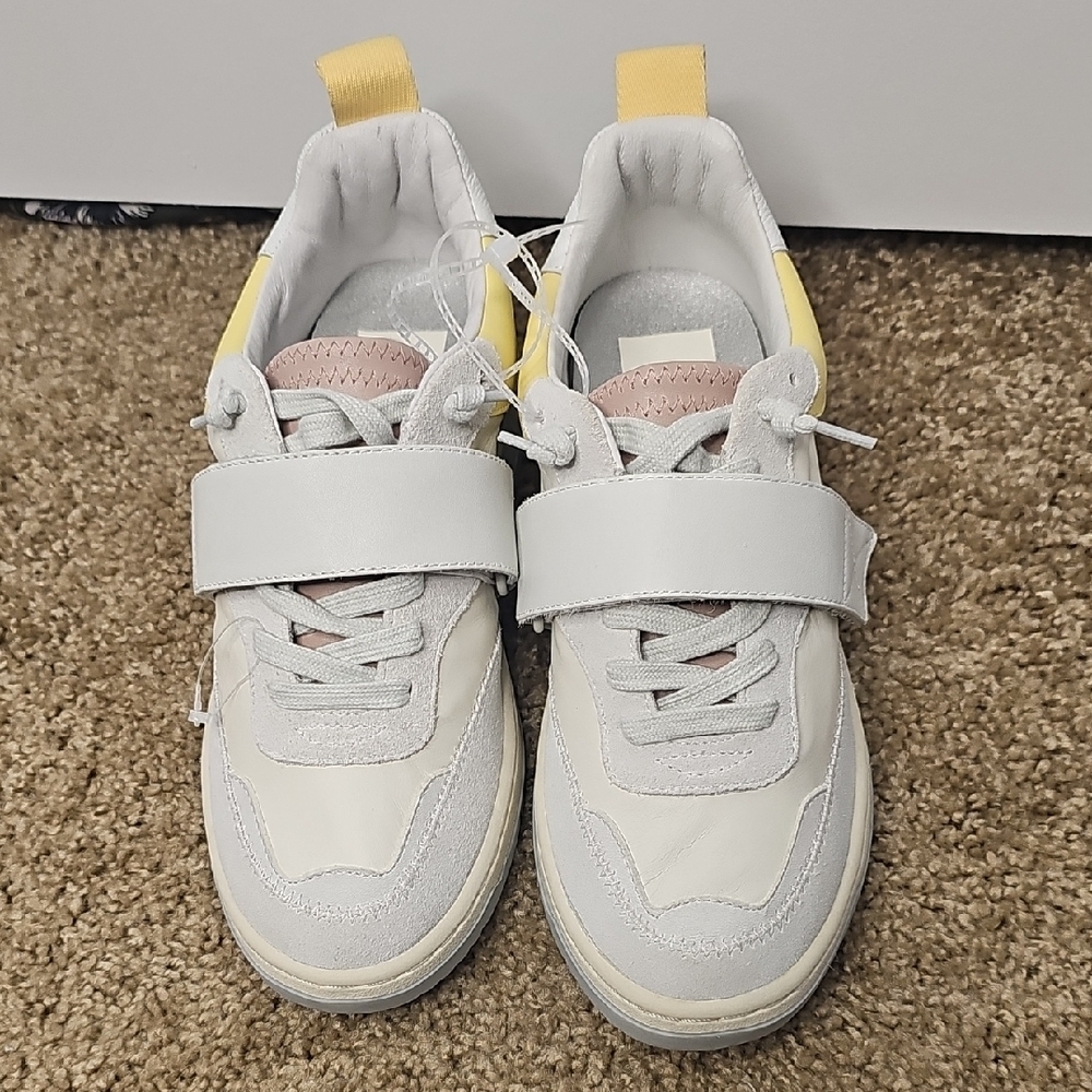 Dolce Vita‎ Women's Athletic Shoes in White and Yellow Size 7